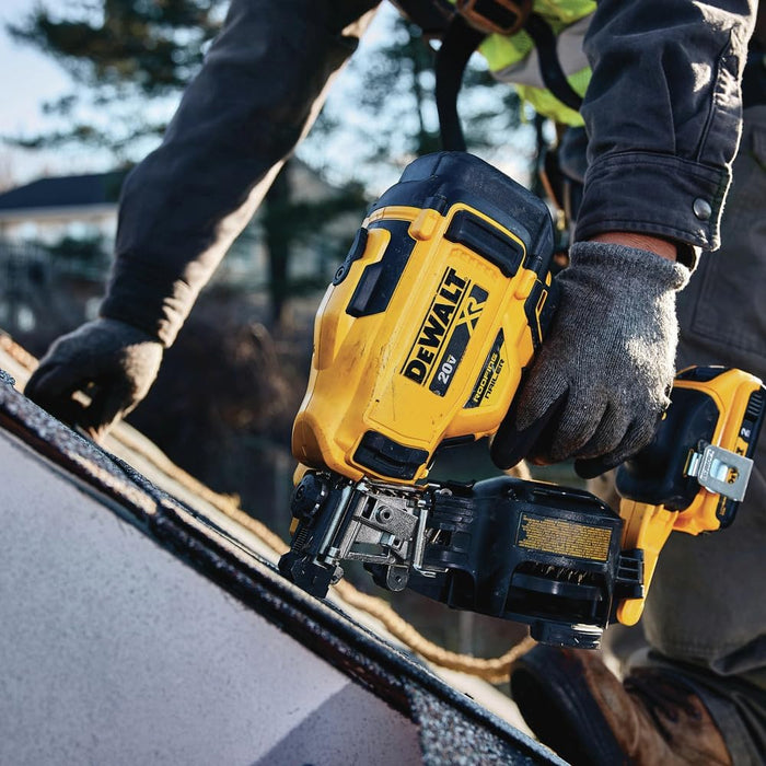 DEWALT 20V MAX Lithium-Ion 15-Degree Electric Cordless Roofing Nailer Kit with 2.0Ah Battery Charger and Bag