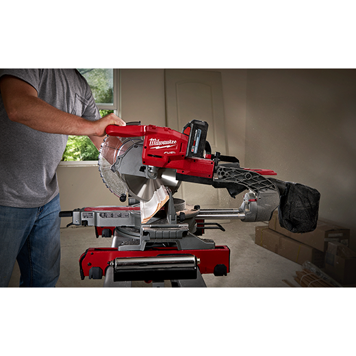 Milwaukee M18 FUEL 18V 10 in. Lithium-Ion Brushless Cordless Dual Bevel Sliding Compound Miter Saw Kit with One 8.0 Ah Battery