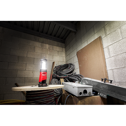 Milwaukee M12™ Trouble Light w/ USB Charging