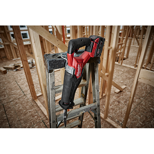 Milwaukee M18 FUEL 18V Lithium-Ion Brushless Cordless SAWZALL Reciprocating Saw Kit W/one 5.0 Ah Batteries, Charger and Case