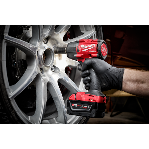 MILWAUKEE - M18 FUEL™ 3/8 " Mid-Torque Impact Wrench w/ Friction Ring Kit